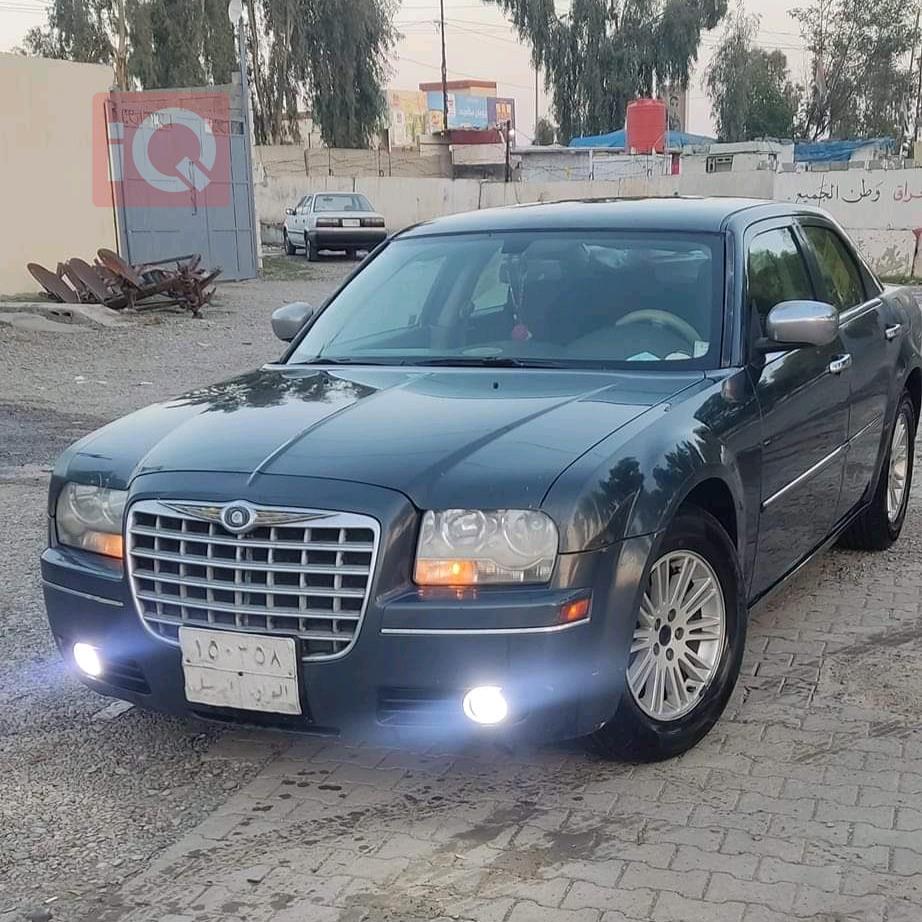کرایسلەر 300